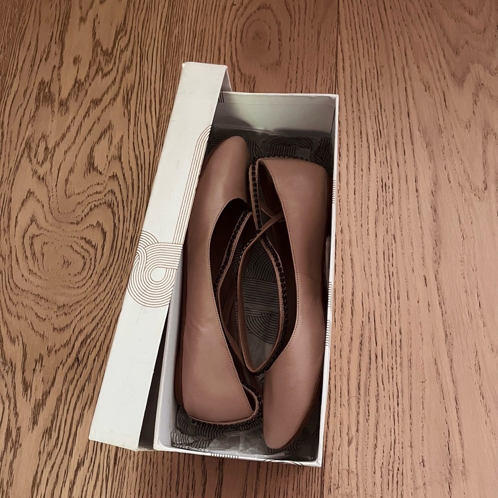 Belle by Sigerson Morrison Alberta Tan Women's Ballet Flats - Picture 2 of 7